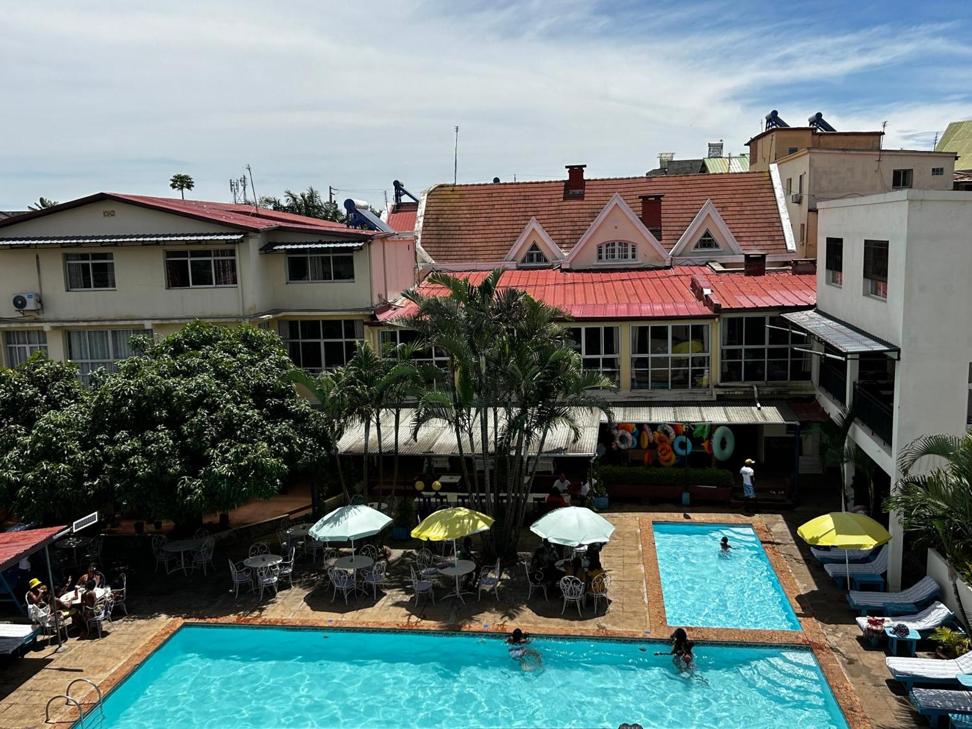 Hotel Les flots Bleu à Tananarive Extérieur photo
